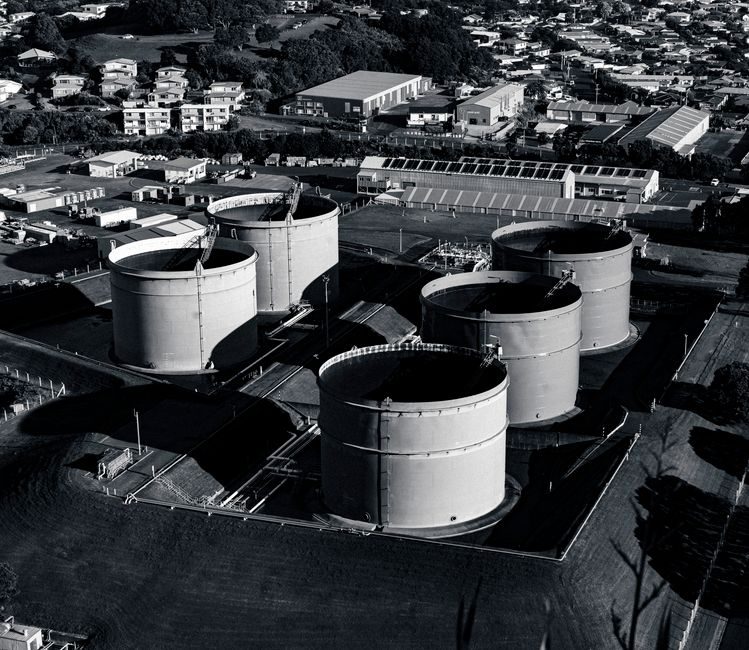 Battery Energy Storage 2026: Cell Chemistries, Cabinet Footprints and Sourcing Reality