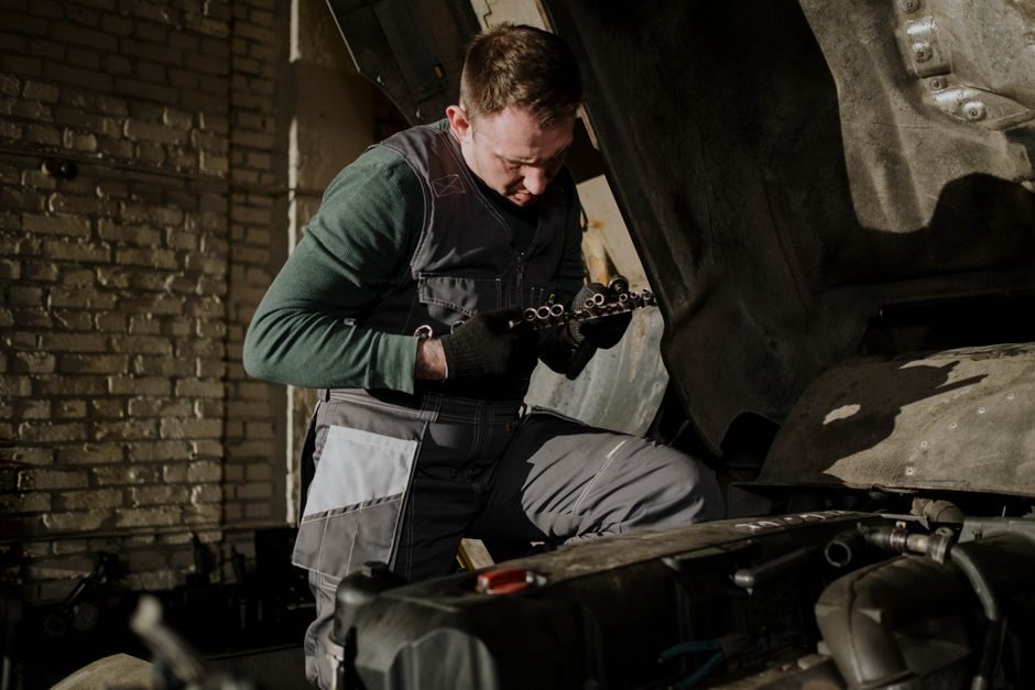 Belt Tensioner Buying Guide 2026: Spec Levers, Materials and Sourcing