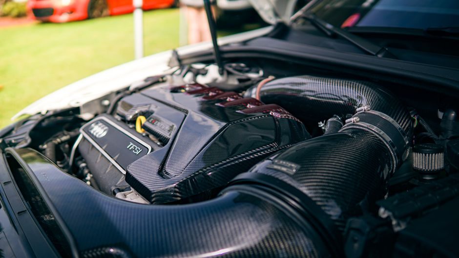 Carbon Fiber Buying Guide 2026: Tow, Modulus, Weave, Process