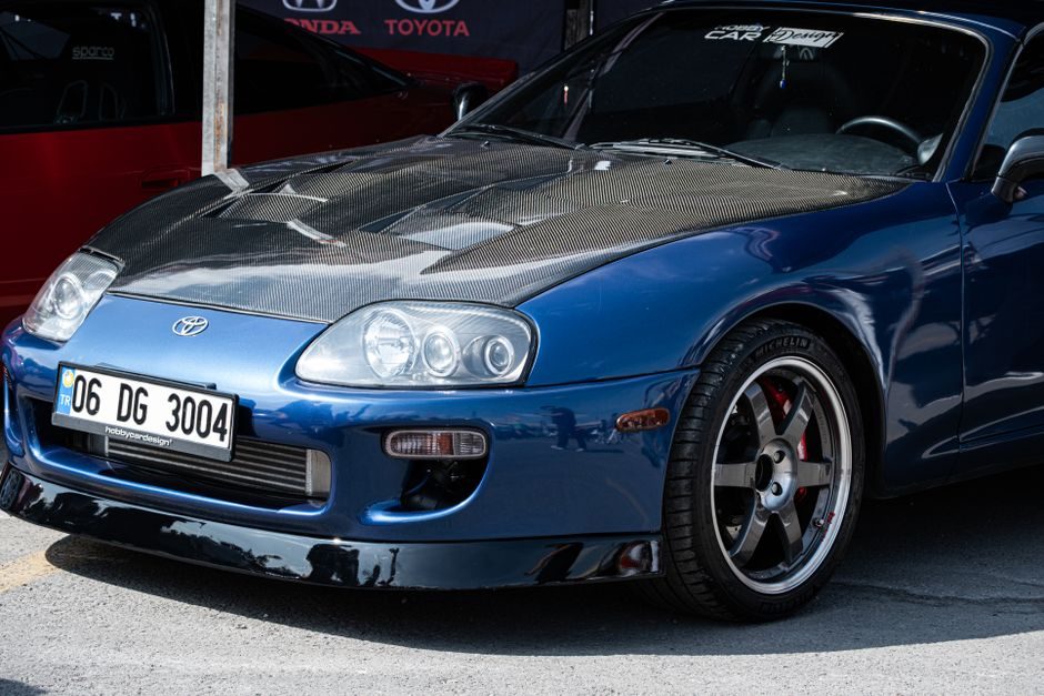 Carbon Fiber vs Alumina Ceramic: Spec Cut for 2026 Buyers