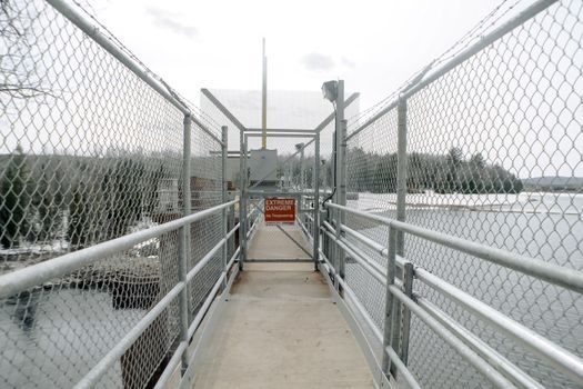 Chain Conveyor selection criteria - Gate 5: Temperature, Lubrication, and Re-Lube Access