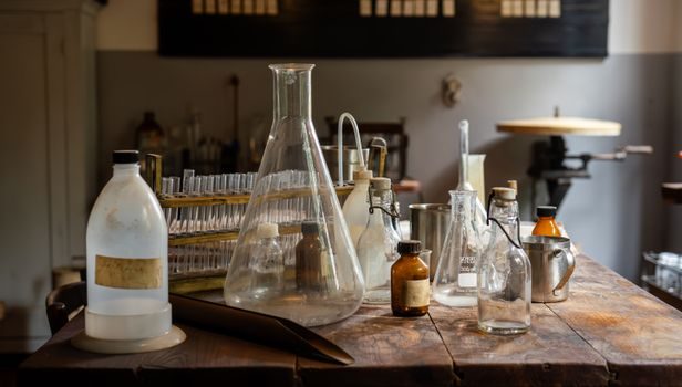 Chemical Reagent buying guide 2026 - Decision Comparison: AR vs CP vs Technical vs Electronic Grade
