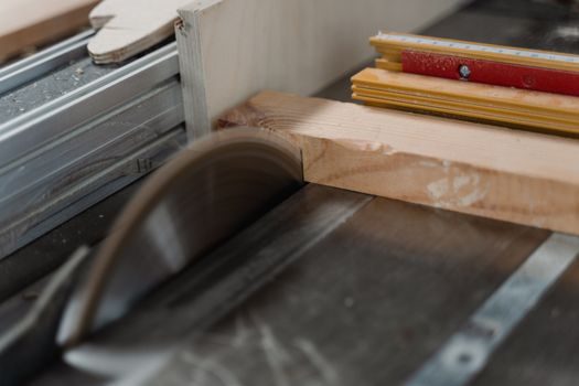 Circular Saw buying guide 2026 - Industrial CNC Circular Saws vs Handheld: A Criteria Comparison