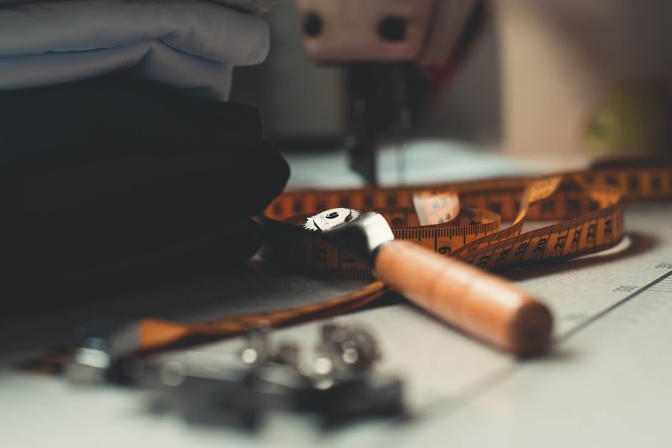 coordinate measuring machine selection criteria for machine shop quality lab - Granite base, air bearings, and the porous-media detail most quotes skip
