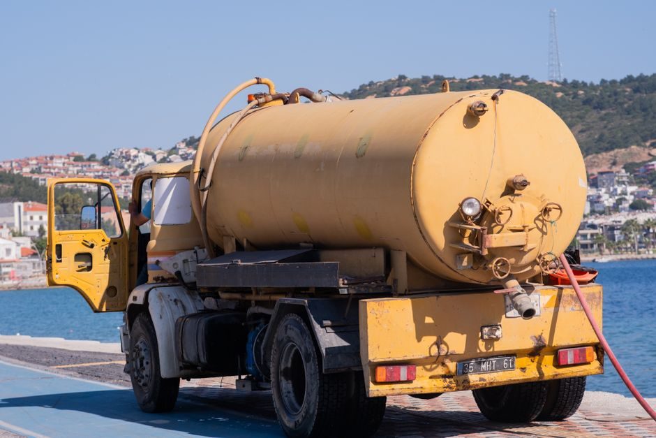 Concrete Mixer Truck Selection: Chassis, Drum, Drive & Fleet Specs
