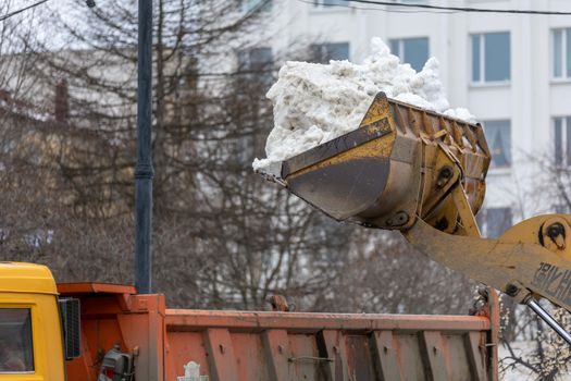 Concrete Pump Truck vs Dump Truck - Cost Levers and Total-Cost-of-Ownership Cut