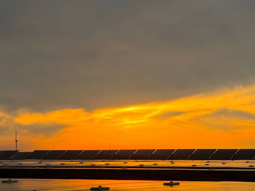 Crystalline vs Thin-Film Solar Modules: 2026 Price Bands, Tech Split and Sourcing Map