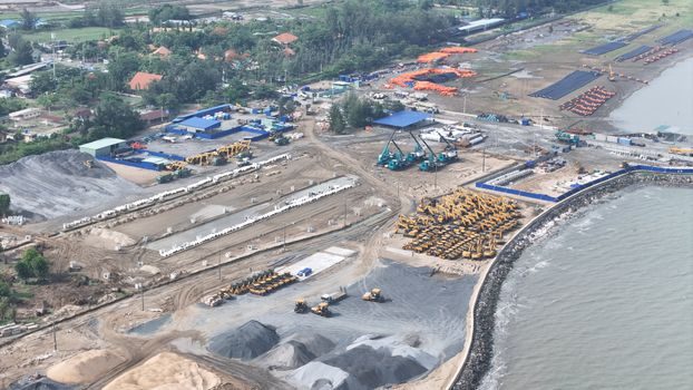 Diaphragm Wall Grab vs Pile Driver - Standards, certification and sourcing