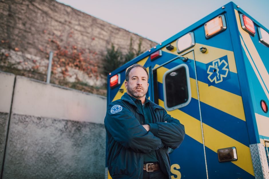 Emergency Light vs First Aid Kit: Availability Roles in Workplace Safety