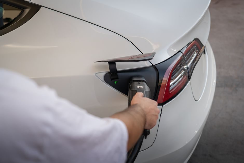 EV Market 2026: Charger, Plastics, Motor and Range-Extender Forecasts