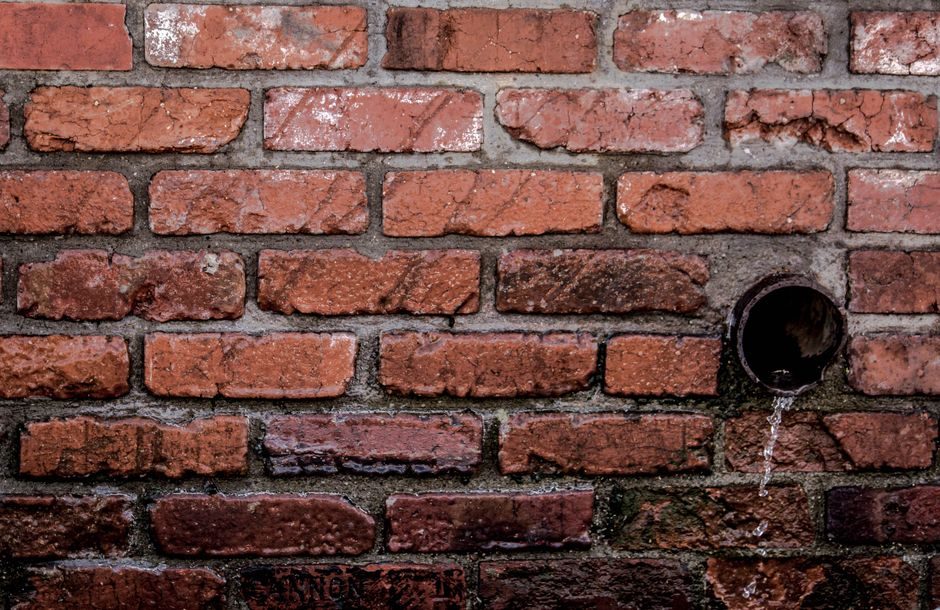 Fired Clay Brick vs ALC Panel: 2026 Spec Bands, Limits and Build Roles