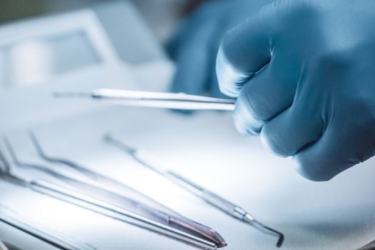 Fluororubber (FKM) selection criteria - Selection Workflow and Common Pitfalls