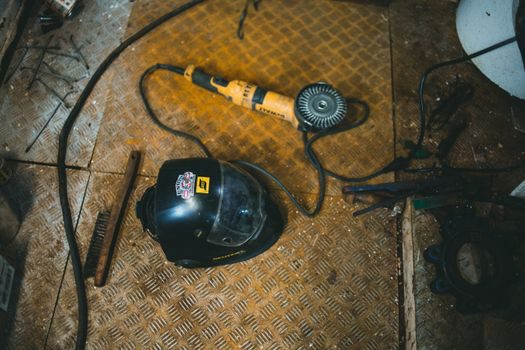Floor Grinder selection criteria - Dust extraction: 50 mm vs 76 mm port and HEPA tie-in