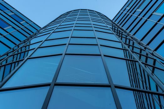 glass curtain wall vs metal curtain wall panel for temperature limit - Where metal is the wrong answer
