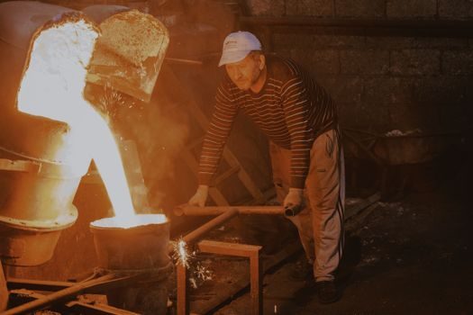 Line Frequency Induction Furnace vs Melting Furnace - Sourcing, Standards, and 2026 Procurement Reality