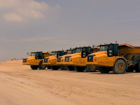 Mining Dump Truck selection criteria - Gate 7 — Certification, Service Network and Spare-Parts Lead Time