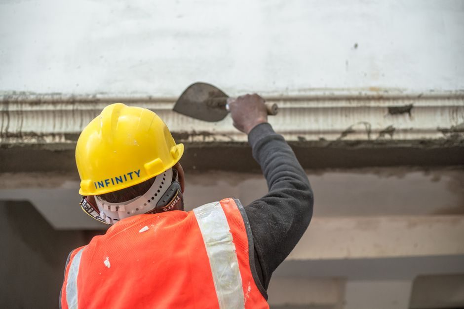 Power Trowel Buying Guide 2026: Rotor Size, Engine Tier and Sourcing Levers