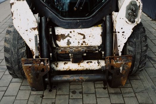 Skid Steer Loader selection criteria - Standards Governing ROC and Tip-Over Testing
