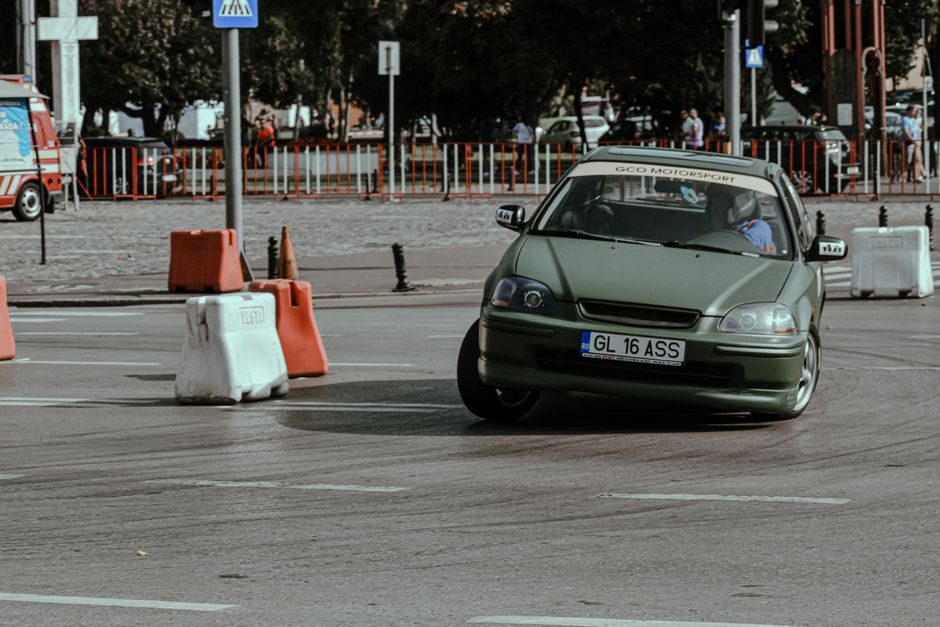 Slewing Drive Selection: 5 Engineering Gates Buyers Must Lock Before RFQ in 2026
