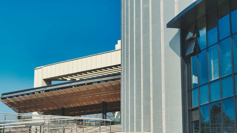 Steel Fiber vs Steel Section: Reinforcement Role and Load-Path Function