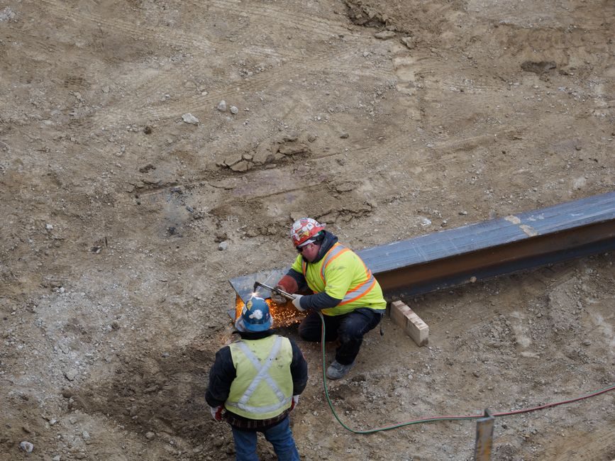 Steel Strand vs Welded Steel Mesh: Function, Spec, and Selection