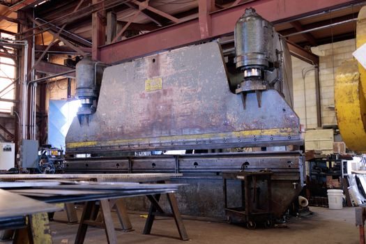 Strapping Machine price and cost guide - Form Factor: Table-Top vs Pallet/Portal vs With-Press