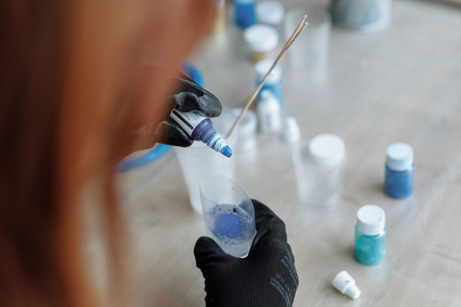 Synthetic Resin 2026 Buying Guide: Resin Family, Spec Levers, and Sourcing Gates