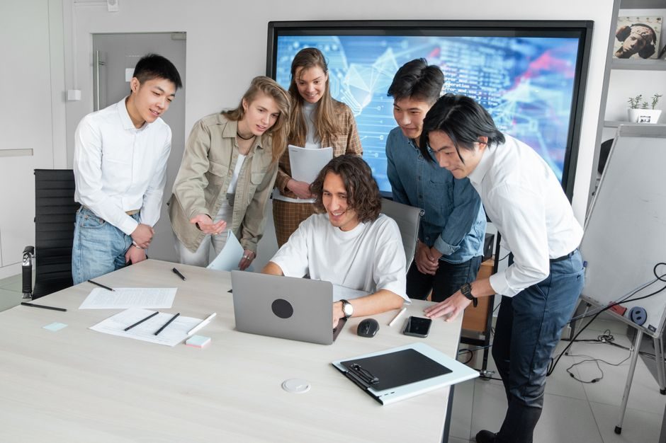 Top Display Panel Companies 2026: LED, Transparent and Modular Sourcing Map