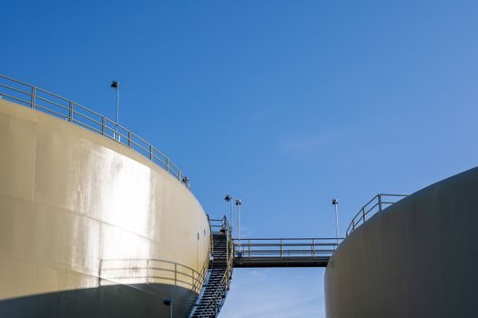 Ultrasonic Level Meter vs Level Switch - Failure Modes and Field Limitations