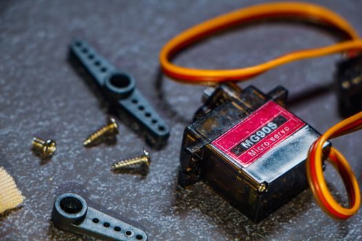 Variable Frequency Drive vs Servo Motor - Precision and Repeatability