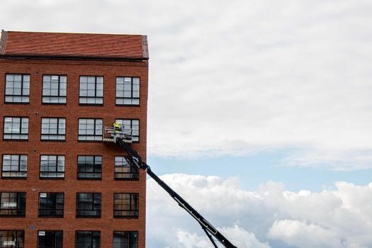 aerial work platform types and applications - Family 3 — Vertical Mast Lifts: Single-Person, Narrow-Aisle, Low-Height