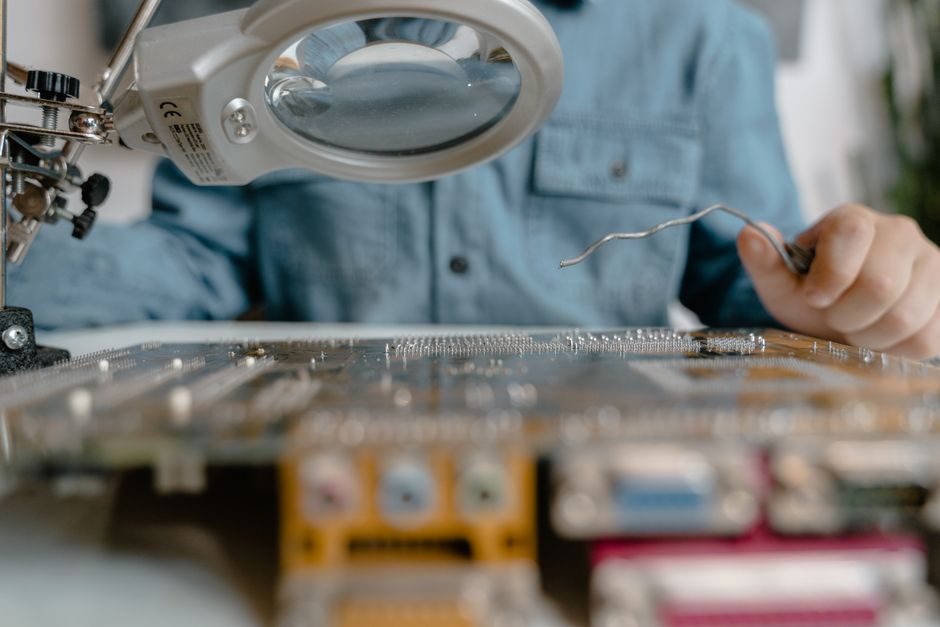 AI chip manufacturing cost breakdown: 2026 wafer, packaging, and HBM drivers