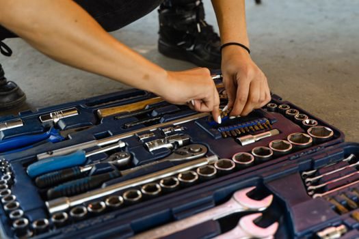Air Impact Wrench total cost of ownership analysis - Selection criteria: matching the wrench class to the bolt
