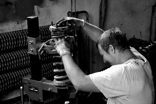 Air Pick installation guide - Tool Mounting, Vibration Isolation, and Ergonomic Setup