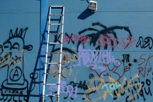 Aluminum Ladder installation guide - Step-by-Step Installation: From Carry-Position to First Climb