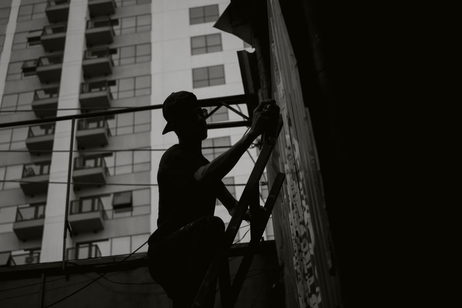 Aluminum Ladder Trade-Offs: Weight, Cost, Conductivity, and Use-Case Fit