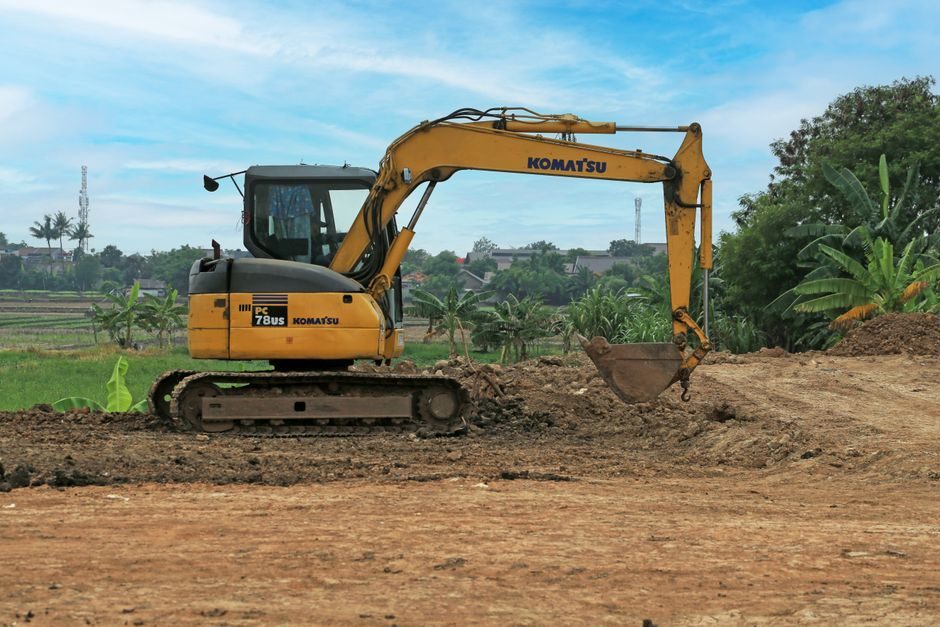 Amphibious Excavator Selection: Pontoon, Undercarriage and Spec Tier Guide