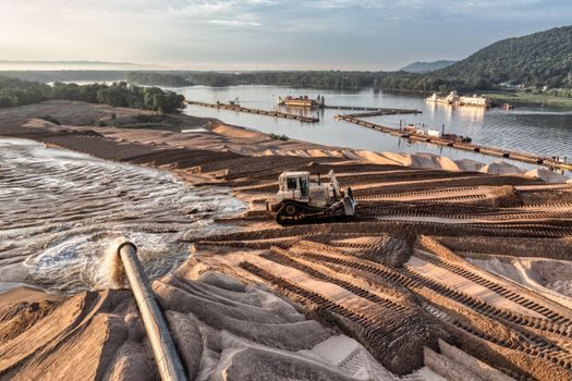 how to choose a amphibious excavator - Large Class (40-50 t): Deep-Water Dredging and Water Conservancy