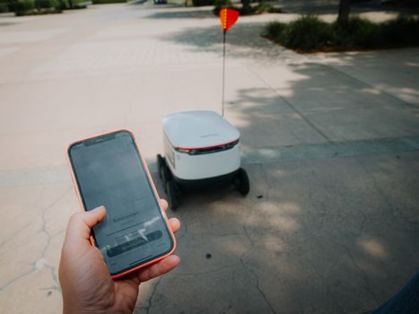 Autonomous Mobile Robot types and classifications - Payload Class: From 50 kg Totes to 500 kg Pallet Movers