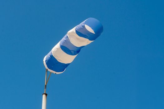 Anemometer price and cost guide - Comparison of Anemometer Types on Four Decision Criteria