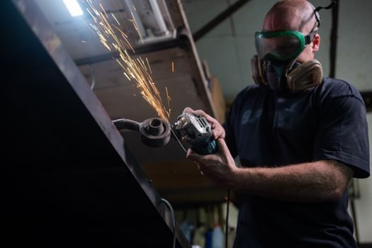 how to choose a Angle Grinder - Use-Case Comparison: Four Job Profiles