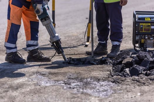 Angle Grinder selection for bridge construction - Operator protection, dust and the bridge-site safety stack