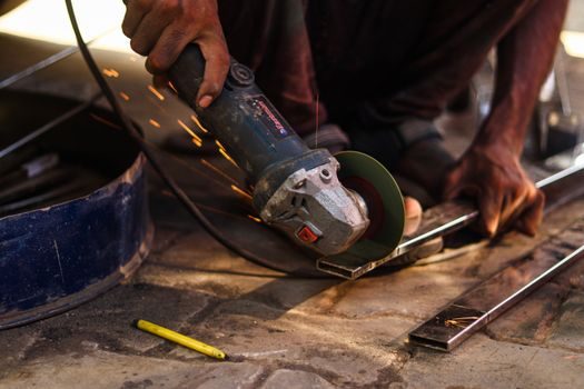 Angle Grinder selection for HVAC installation - Safety Guard, Arbor, and Site-Specific PPE