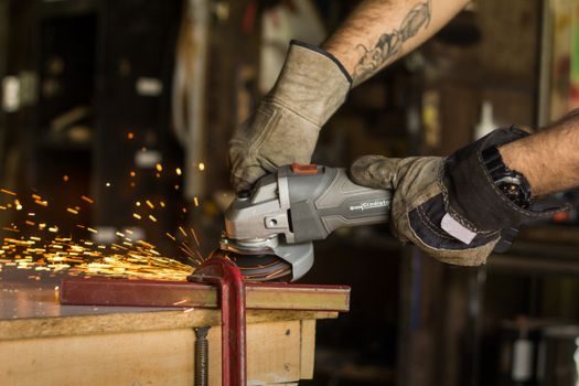 Angle Grinder selection for tunnel construction - Selection criteria, ranked