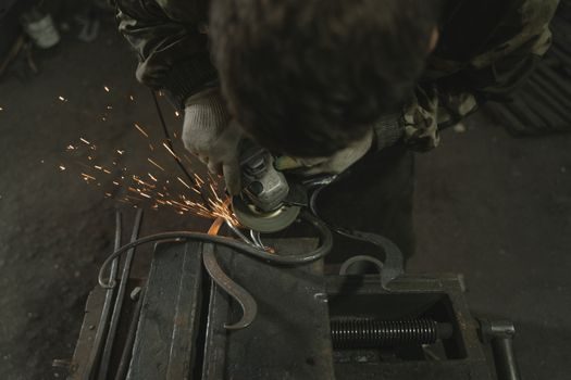 Angle Grinder selection for tunnel construction - Who an angle grinder is for, and who should not be specifying one