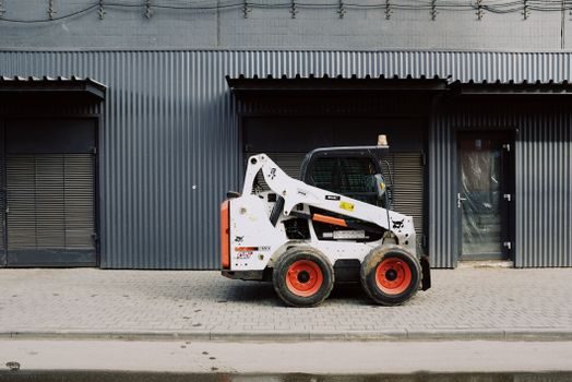 Backhoe Loader sizing and selection guide - Who Should (and Should Not) Specify a Backhoe Loader