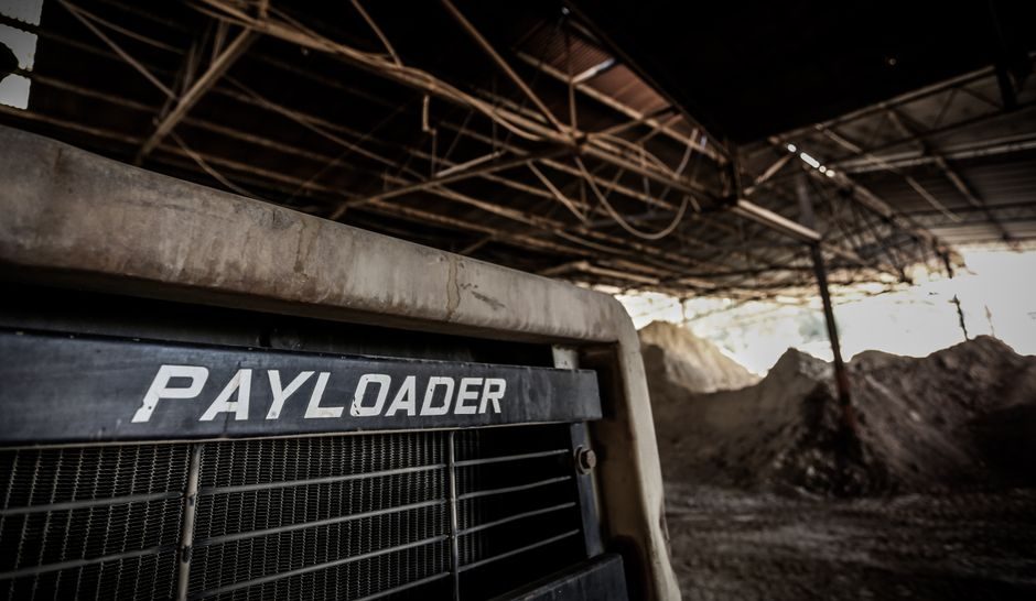 Backhoe Loader vs Wheel Loader: Spec-First Selection Map