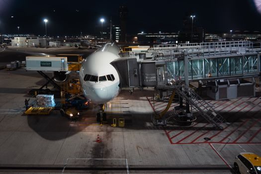 Belt Conveyor selection for air cargo - Application in air-cargo terminals and standards anchor