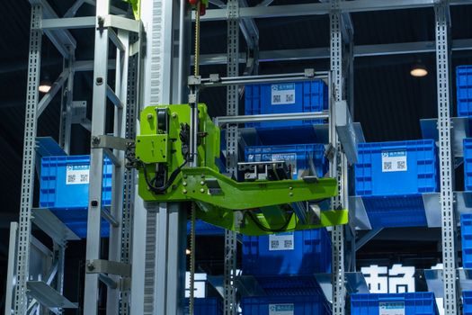 Belt Conveyor selection for warehouse automation - Drive, Tensioner, and Layout Decisions