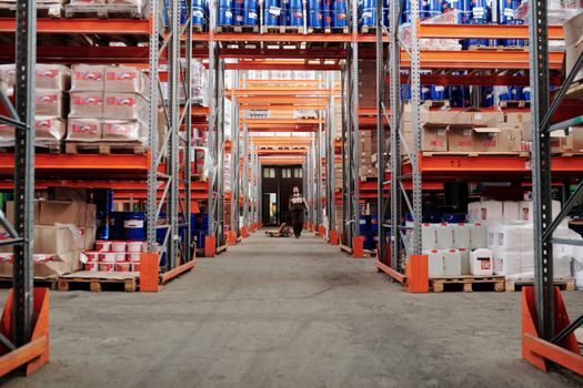 Belt Conveyor selection for e-commerce fulfillment - Drive, Tensioning, and the Mechanical Side of Reliability